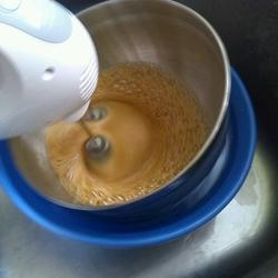 红糖枣泥核桃蜂蜜纸杯蛋糕的做法[图]