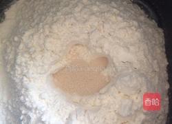 小餐包的做法图解1
