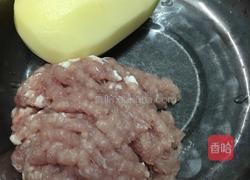 香煎土豆猪肉饼的做法图解1
