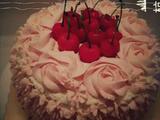 粉玫瑰红樱桃奶油蛋糕的做法[图]