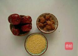 小米粥的做法图解1