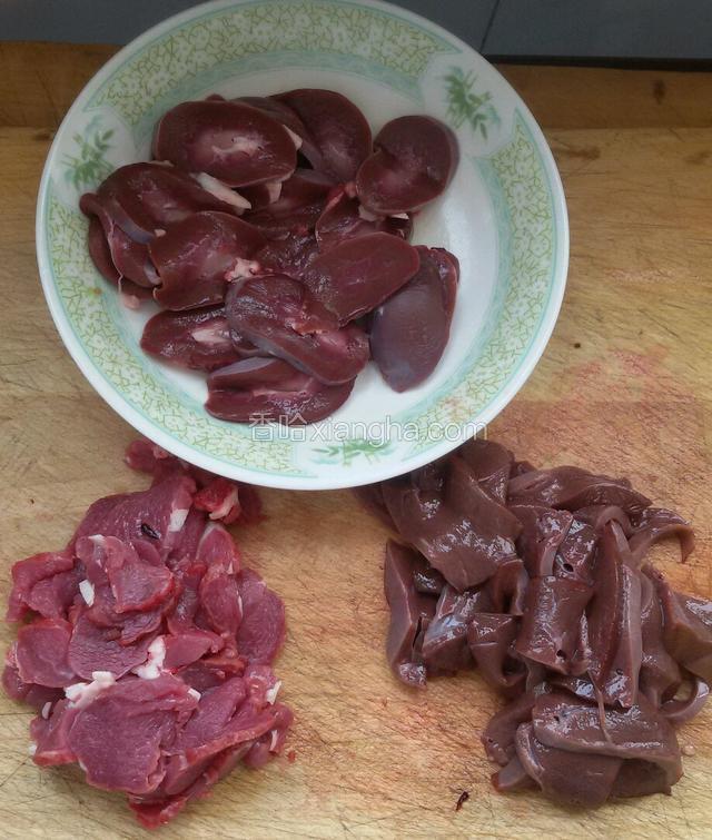 羊肉，羊腰，羊肝切片。