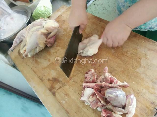 鸡肉斩成小块
