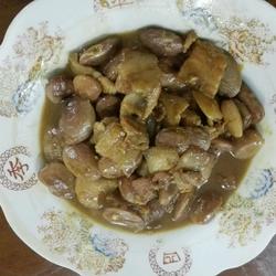 五花肉焖花豆