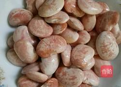 五花肉焖花豆的做法图解1