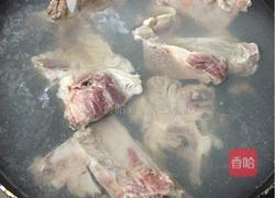 羊肚菌虫草花汤的做法图解3