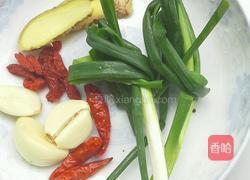 白萝卜黄花菜炖排骨的做法图解5