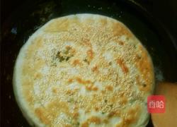 发面葱花软饼的做法图解10