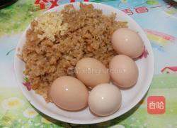 萝卜干煎鸡蛋的做法图解1