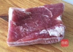 五花肉卷金针菇的做法图解1