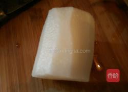 糖醋萝卜片的做法图解1