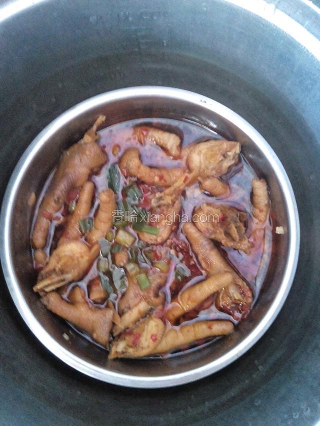 大火蒸半小时出锅，撒点葱