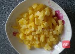  菠萝西米露。的做法图解1