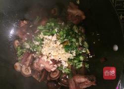香辣排骨烧香菇的做法图解6