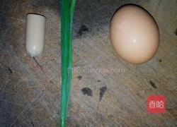 火腿/鸡蛋/炒吃饭的做法图解1