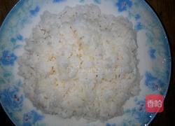 火腿/鸡蛋/炒吃饭的做法图解2