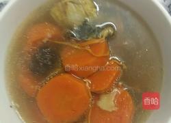 黄芪虫草花乌鸡胡萝卜汤的做法图解1