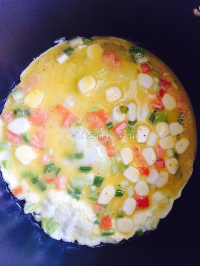 放入锅中， 用中火来煎