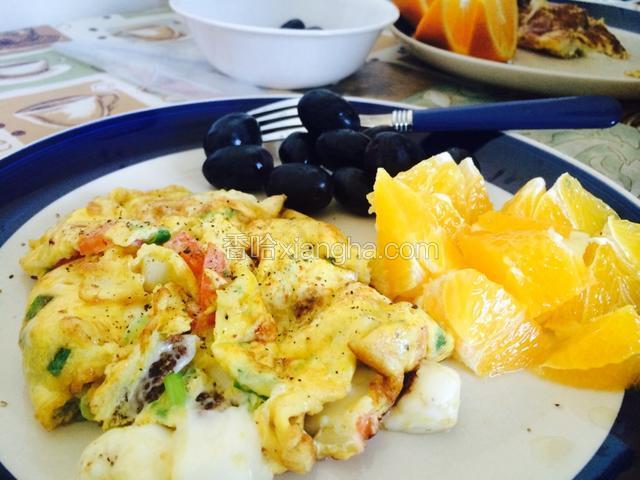 最后把喜欢的水果加进去！ 完成啦， 是不是很简单呢：）