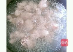 鳗鱼黄豆小瓜炖排骨汤的做法图解2