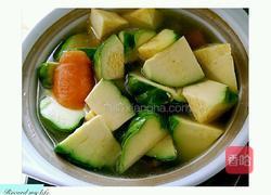 鳗鱼黄豆小瓜炖排骨汤的做法图解4