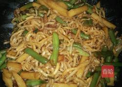 土豆豆角焖面的做法图解9