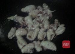 久菜炒鱿鱼的做法图解1
