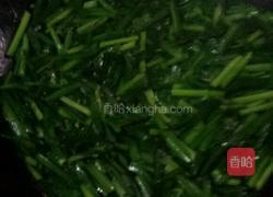 久菜炒鱿鱼的做法图解2