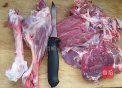 剔羊腿。的做法图解3