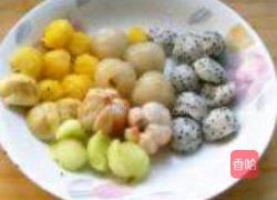 菠船水果沙拉的做法图解2