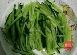 酸辣凉拌黄瓜的做法图解2