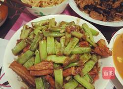 青豆角炒五花肉的做法图解3