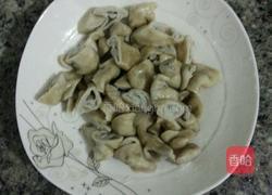 土豆烧肥肠的做法图解1