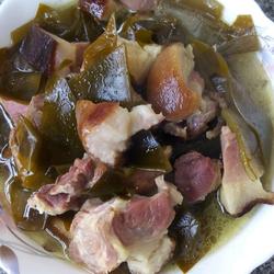 腊猪脚炖海带的做法[图]