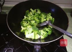 上汤西兰花的做法图解4