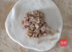 猪肉莲花白馅饼的做法图解4