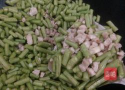 榄菜肉碎炒豆角的做法图解5