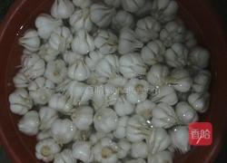 糖醋蒜的做法图解1