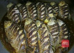 酱焖鲫鱼的做法图解4