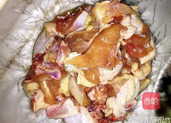 芋儿烧鸡的做法图解1