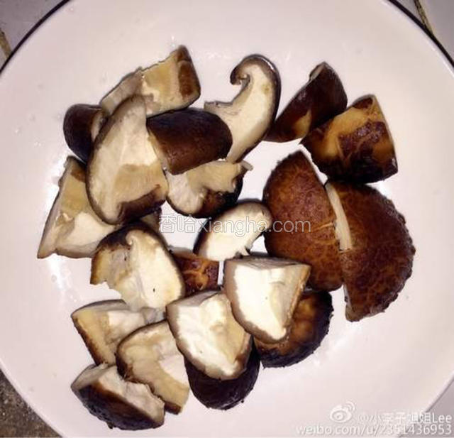 加两三个菇在里面更香