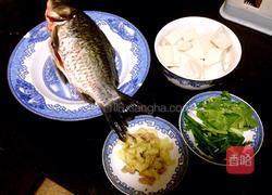 鲫鱼豆腐汤的做法图解1