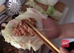 白菜包肉的做法图解2
