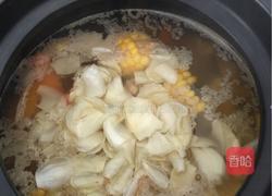 红萝卜玉米南瓜百合汤的做法图解4