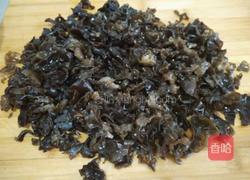 鸡蛋西红柿木耳 打卤面的做法图解1