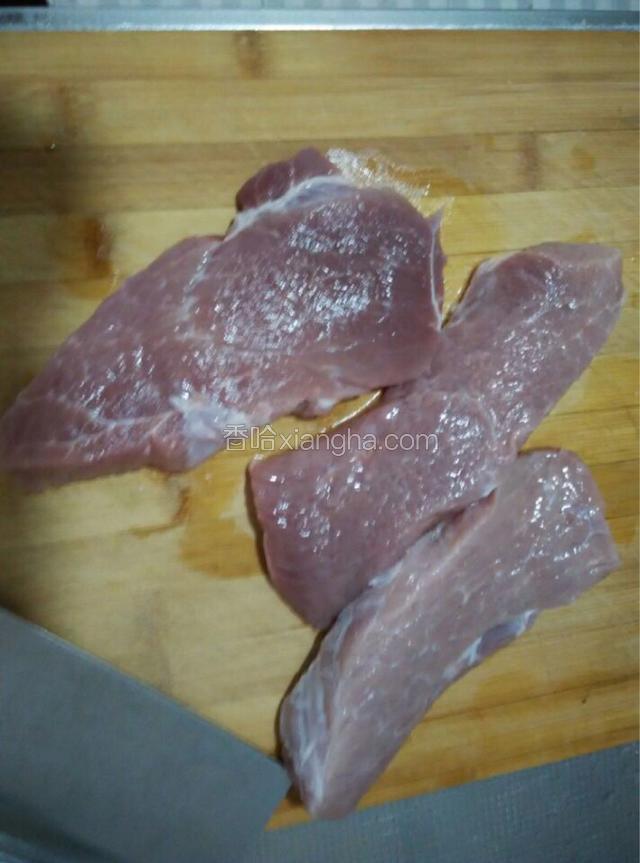 买猪后腿肉，没有肥肉部分就行。