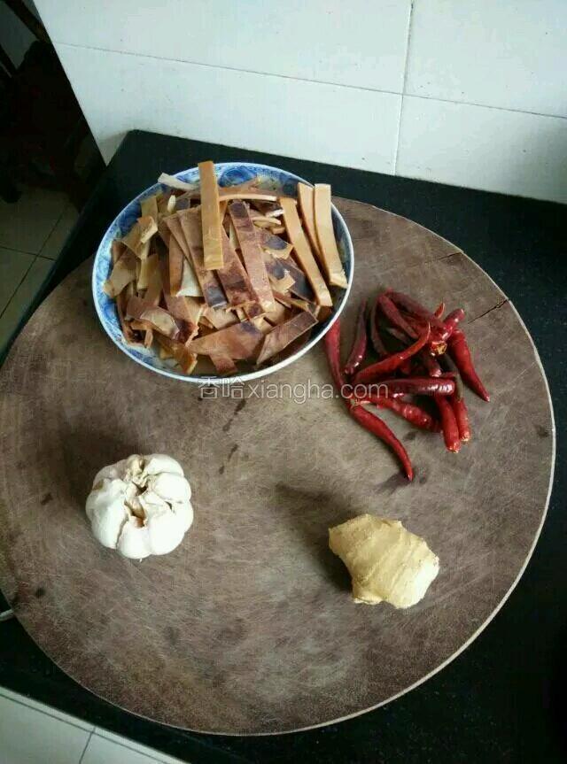 把需要的食材找好