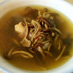 茶树菇筒骨汤的做法[图]