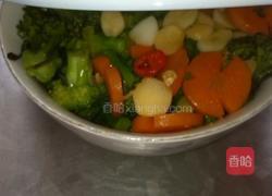 胡萝卜炒西兰花的做法图解8