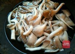 西红柿炒蘑菇的做法图解2